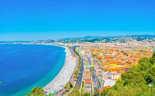 Bus à ciel ouvert sur la promenade des Anglais à Nice