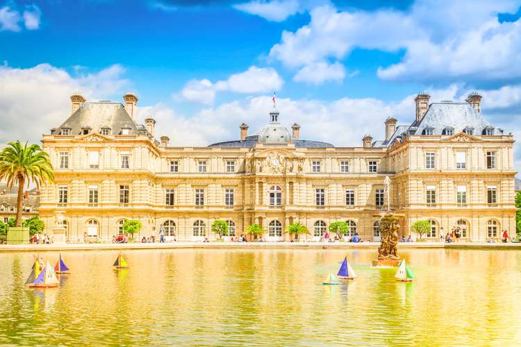 Explorez Paris avec des billets hop-on hop-off – Visites sans souci et vues à couper le souffle en 2025 Découvrez Paris avec des visites en bus hop-on hop-off officielles – Itinéraires flexibles, monuments emblématiques et vues panoramiques en 2025