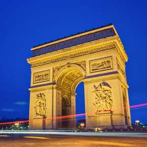 Montez dans le bus à toit ouvert à Paris, France – Découvrez monuments, attractions et lieux secrets avec un tour hop-on hop-off en 2026